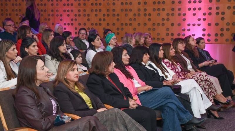 La intendente Fuentes asistió a la jornada “Más allá de un diagnóstico” realizada en el mes de la prevención del cáncer de mama