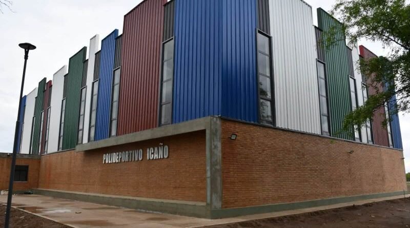 El gobernador Elías Suárez inauguró en la localidad de Icaño el nuevo polideportivo