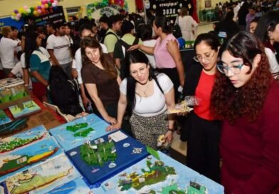 La intendente Yanina Iturre visitó la muestra anual de saberes de la Escuela Piloto Nº 1 Maximio S. Victoria
