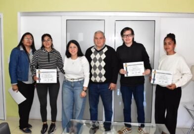 Entrega de certificados y financiamiento a emprendedores locales a través de la Oficina de Empleo