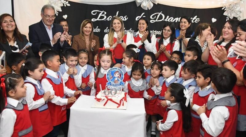 La intendente Fuentes participó del acto por el 60 aniversario del jardín de infantes municipal Caperucita