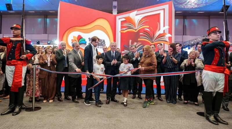 El Gobernador Elías Suárez inauguró la Feria Internacional del Libro