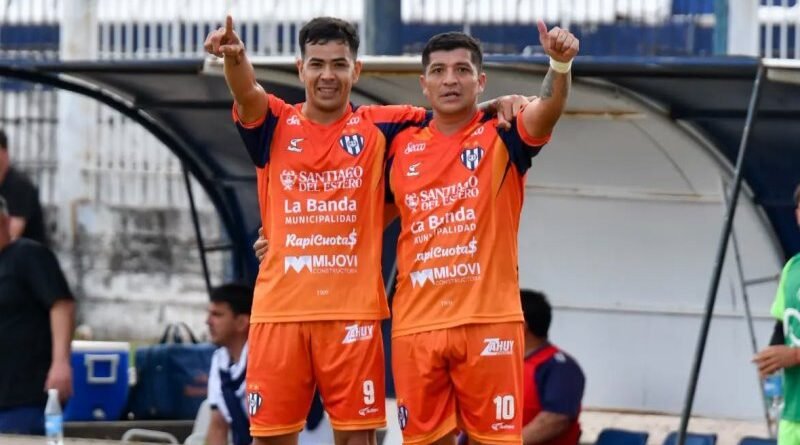 Sarmiento goleó a Sp. Atenas 3 a 0 en La Banda